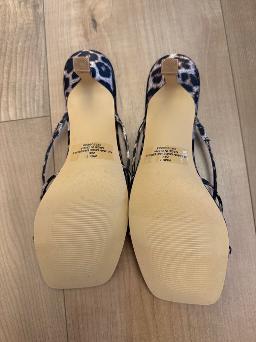 DV Dolce Vita ZINI Leopard Print Strappy Slide Heels NEW SIZE 7 - Picture 3 of 4
